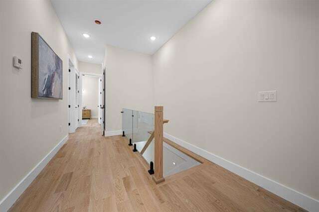 Building Photo - 27 Graham St