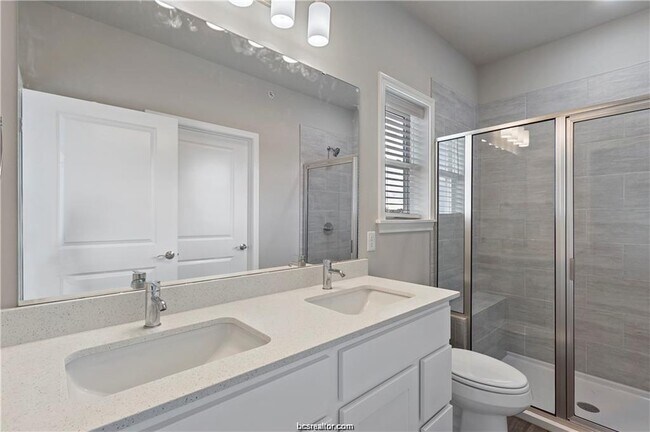 Building Photo - 1326 Prairie Dr