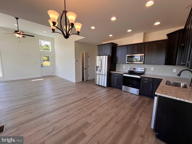 Building Photo - 8641 Sandy Beach Ln