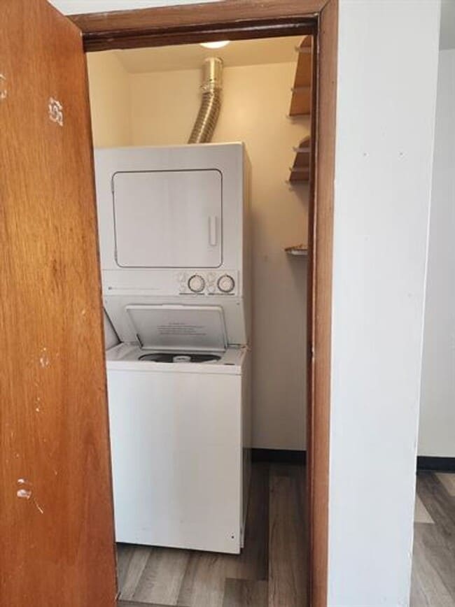 Building Photo - Spacious Home in Prime Location at Fairbanks