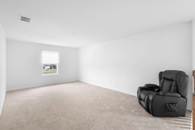 Building Photo - 13053 Pergola Ave