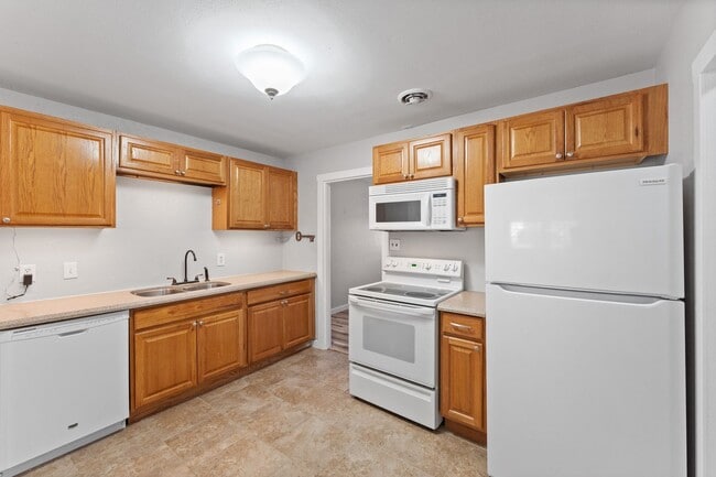 Building Photo - 3 Bed, 1 Bath Home for Rent, Available Now!