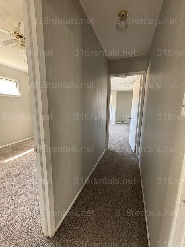 Building Photo - Three bed one bath House Available Now!