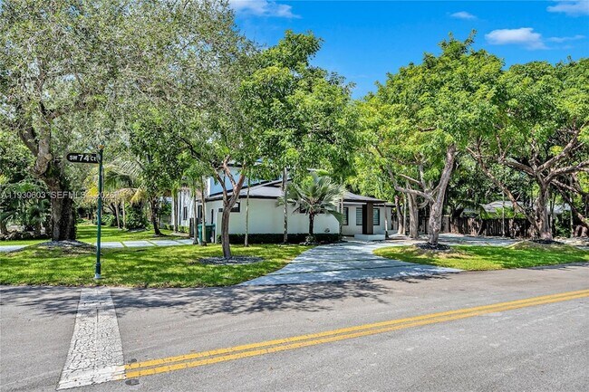 Building Photo - 11340 SW 74th Ct