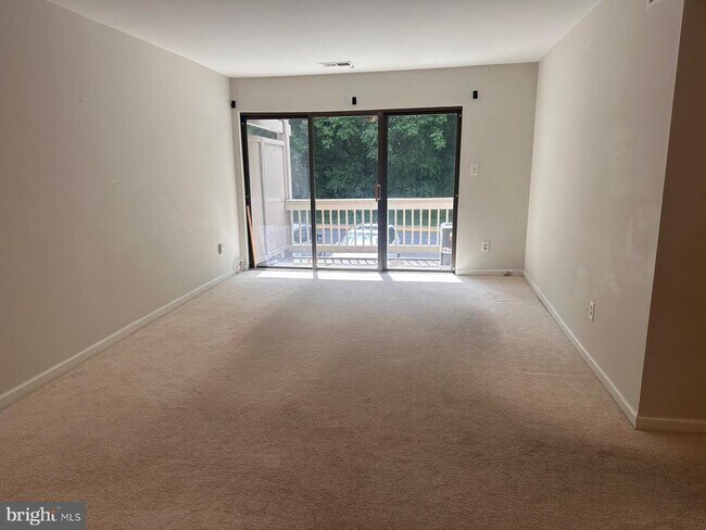 Building Photo - 8511 Barrington Ct