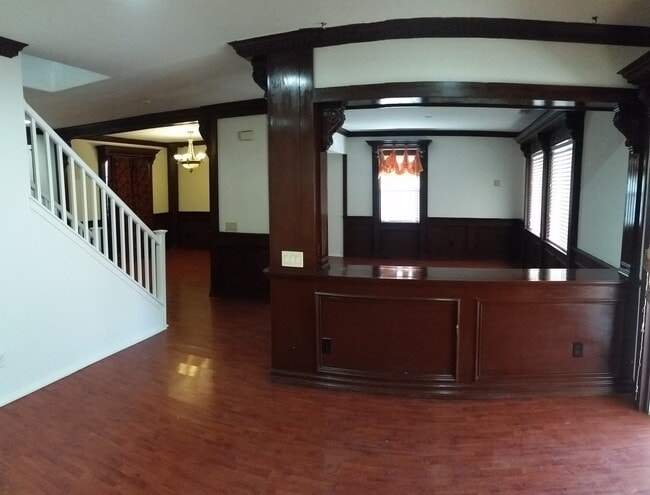 Building Photo - Beauty in the Details - 3 Bedroom / 2.5 Ba...