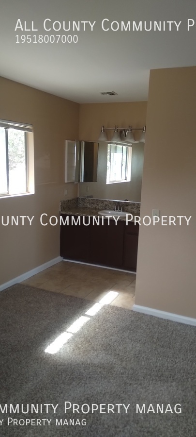 Building Photo - 3 Bed 2 Bath Home for Rent in Yucca Valley!