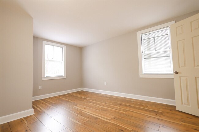 Building Photo - 31 Graham St