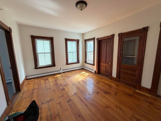 Building Photo - 110 Estey St