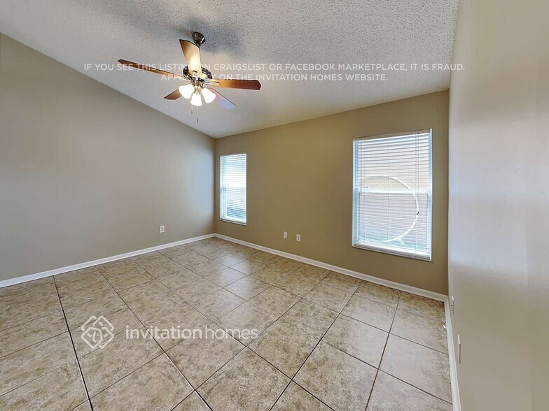 Building Photo - 2800 Falcon Crest Pl