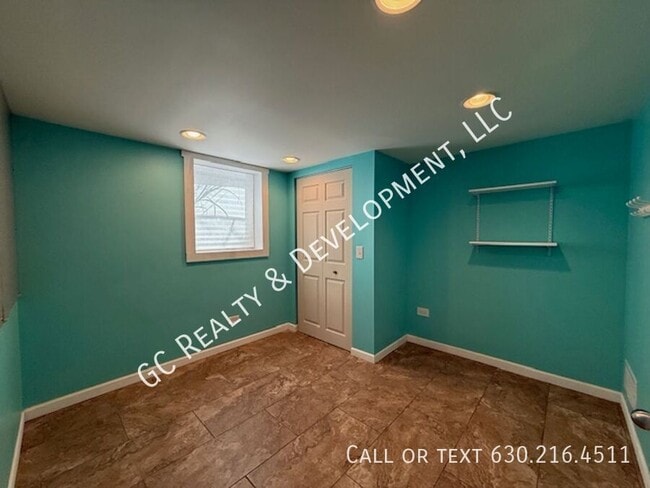 Building Photo - 837 7th Ave