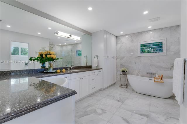 Building Photo - 4830 San Amaro Dr