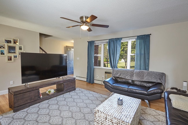 Building Photo - 147 Salmon Brook Dr