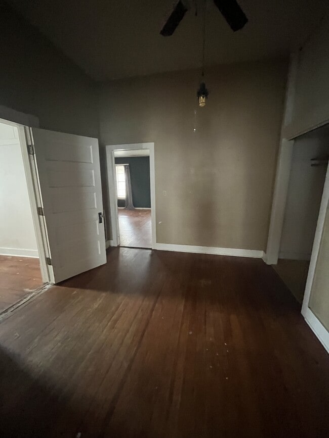 Building Photo - 281 N Houston Ave