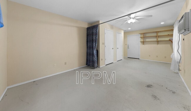 Building Photo - 1105 Colt