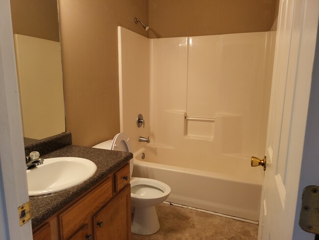 bathroom - 330 Mcpherson St