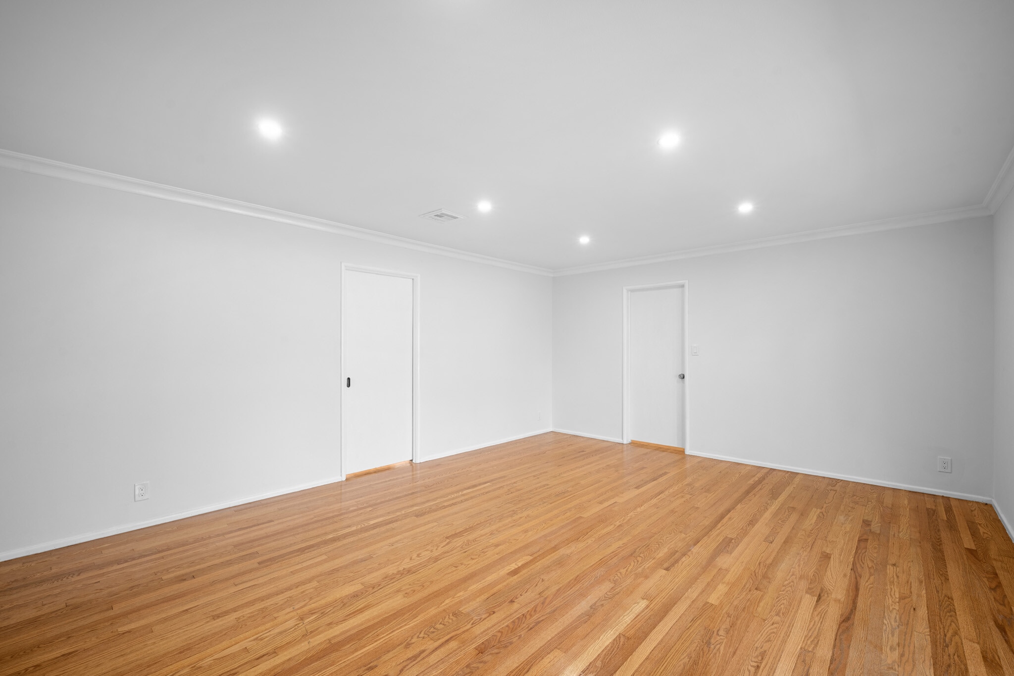 Building Photo - 685 Rim Rd