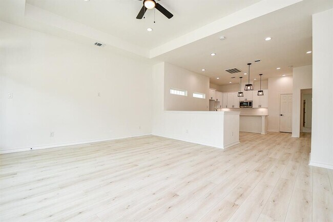 Building Photo - 7020 Eastwood St
