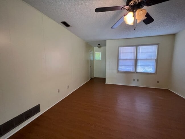 Building Photo - 1479 Beechwood Ln