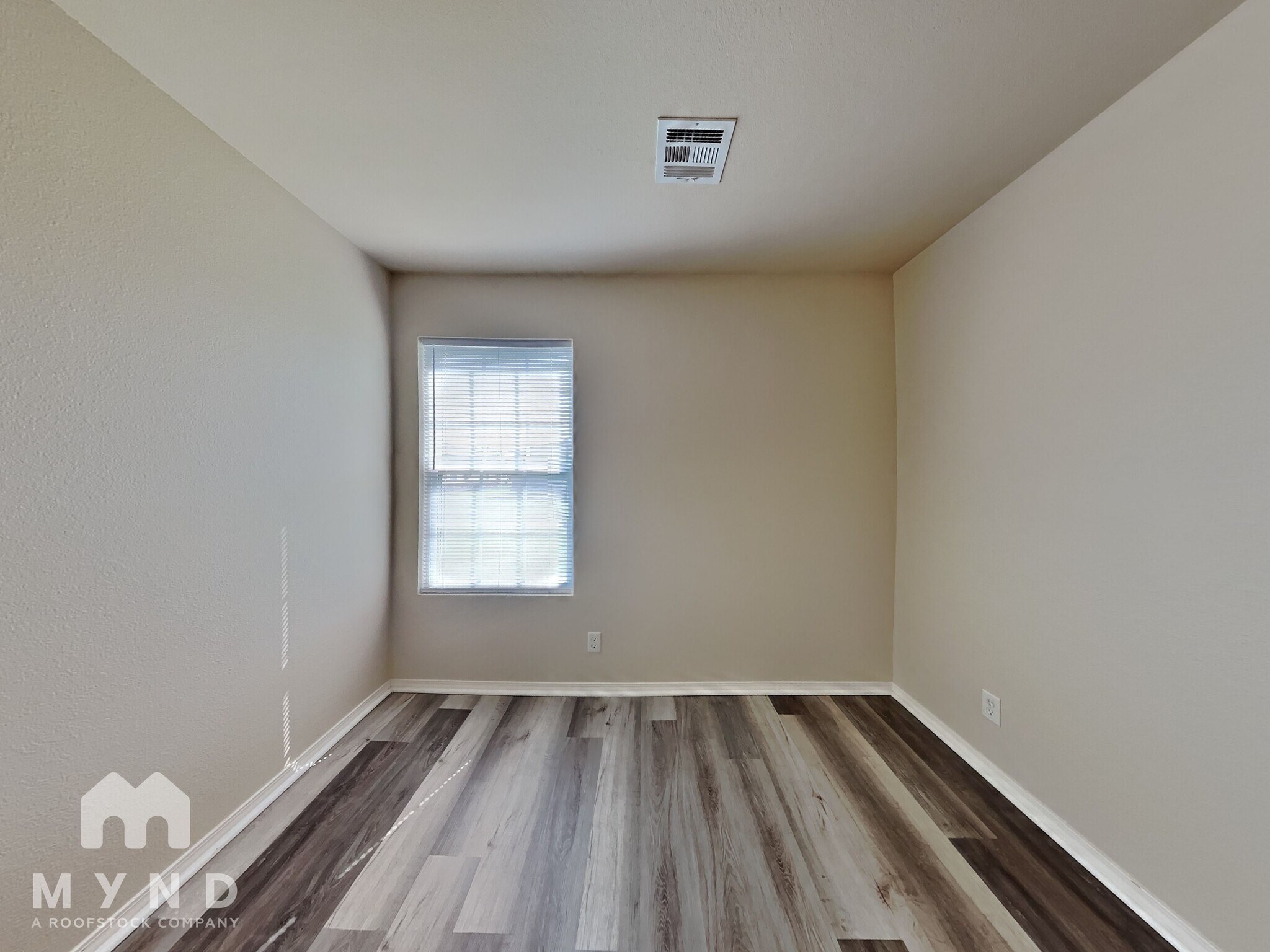 Building Photo - 5717 N 33rd St