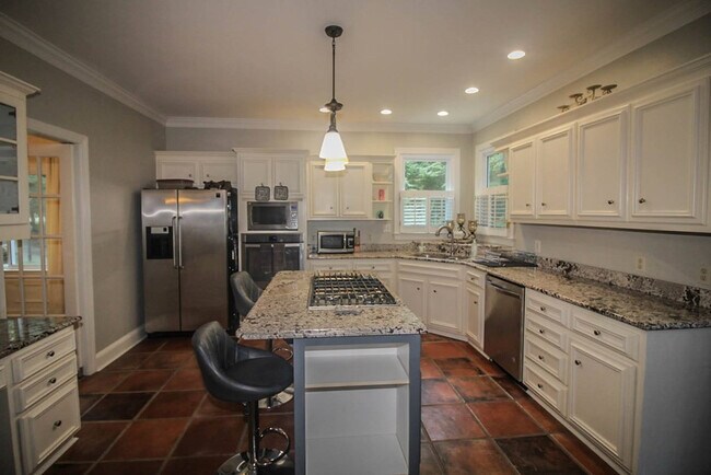 Building Photo - 4265 Deerwood Ln