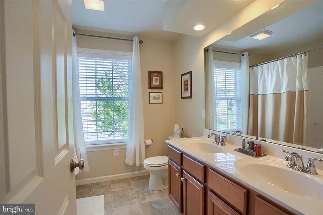 Building Photo - 834 Northern Spy Dr