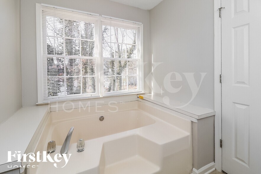 Building Photo - 770 Simmons Mine Cir