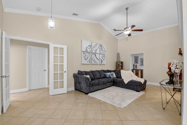 Building Photo - 1002 Julia Heights Dr