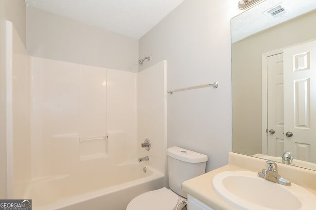Building Photo - 2737 Glendale Dr