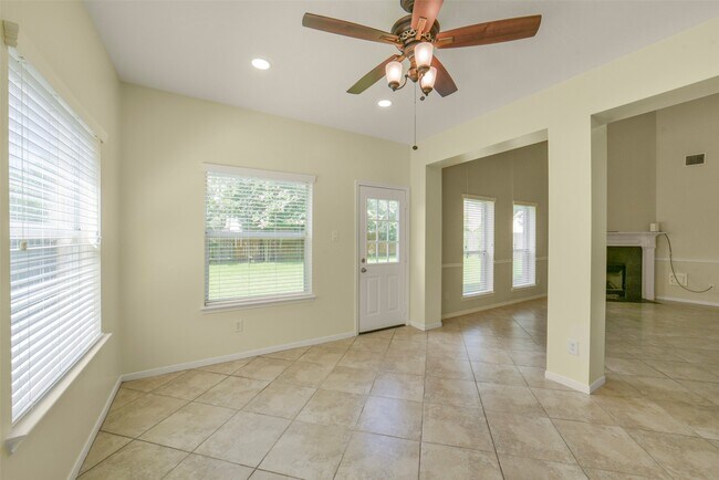 Building Photo - 2414 Falcon Knoll Ln
