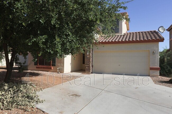 Building Photo - 2644 E Chester Dr