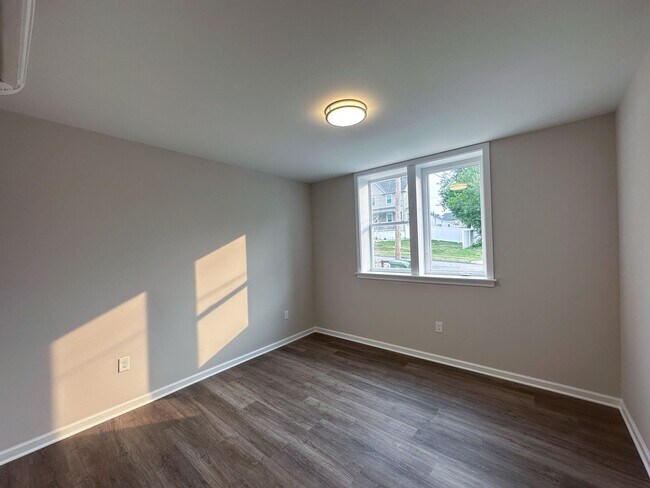 Building Photo - 5508 Belair Rd
