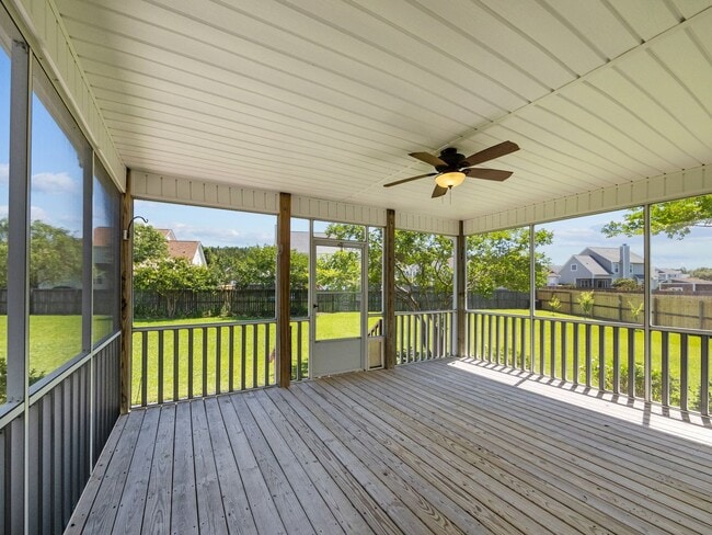 Building Photo - Welcome to Hyannis Court!