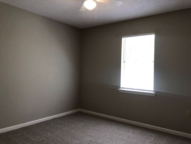 Building Photo - Charming Georgia Retreat: Spacious 3BD/2BA...