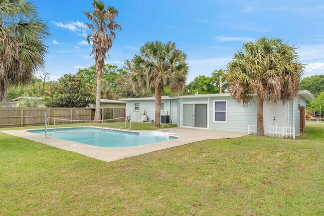 Building Photo - 4 Adkinson Dr