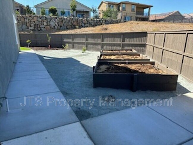 Building Photo - 3349 Hedgerow Ct