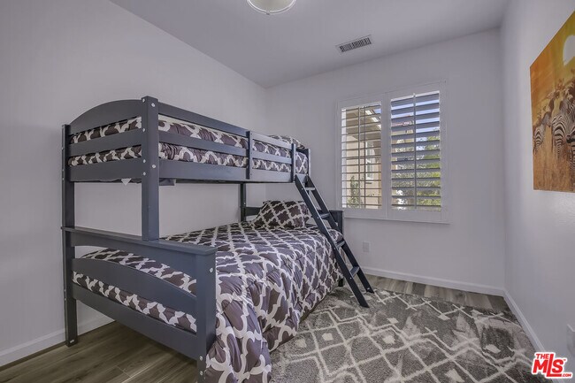 Building Photo - 82580 Yeager Way