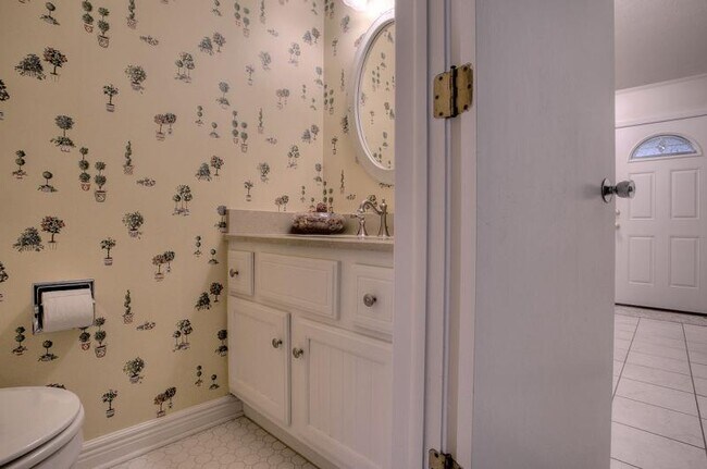 Building Photo - 307 Marian Ave