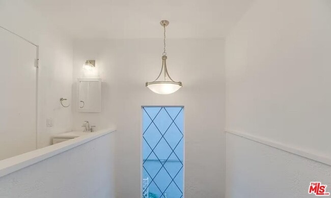 Building Photo - 16 Reef St