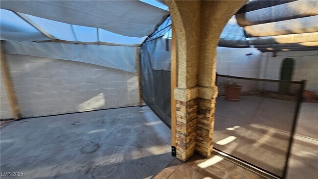 Building Photo - 3365 Othello Dr