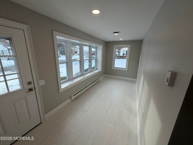 Building Photo - 8A Canton Dr