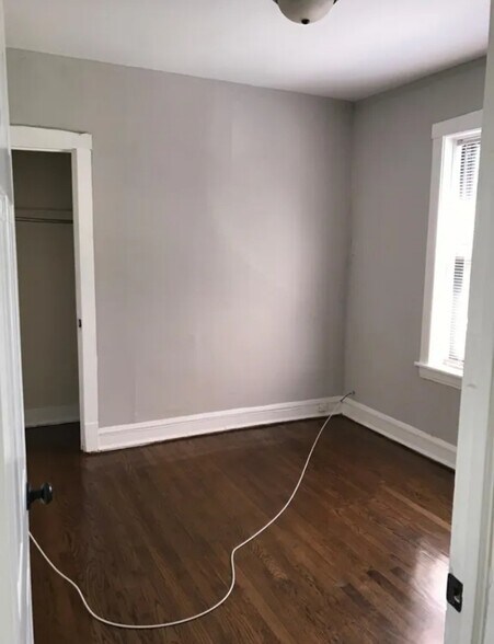 Building Photo - 3607 S King Dr