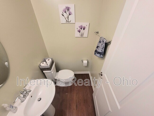 Building Photo - 6130 Brandon Dr