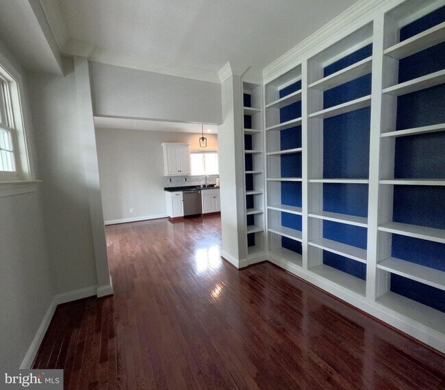 Building Photo - 957 Pinehurst Dr