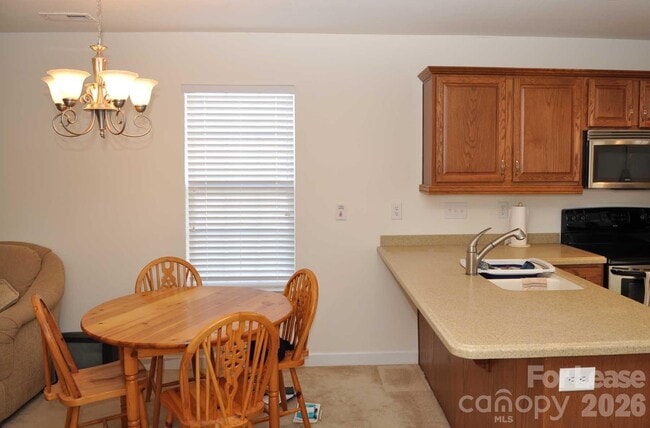 Building Photo - 1889 Sandal Brook Rd