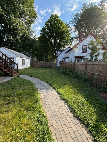 Yard from driveway - 10 Silver St