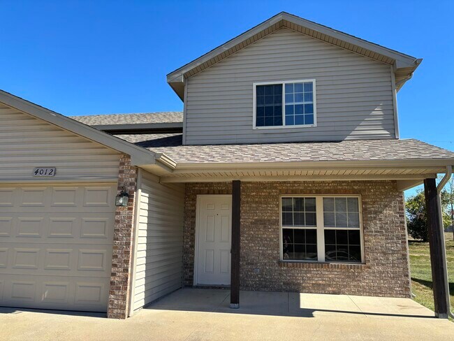 Primary Photo - 4012 Snowy Owl Dr