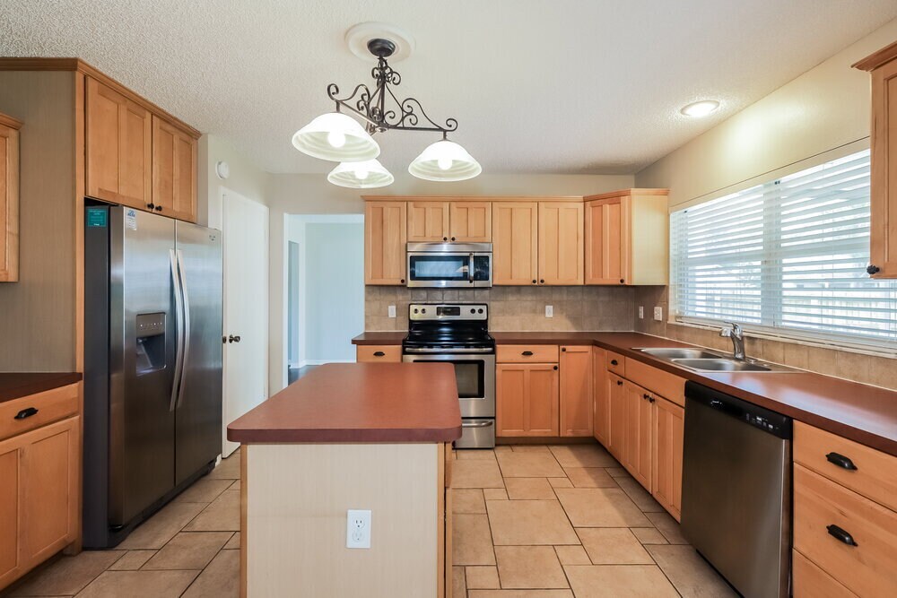 Building Photo - 2601 Berryvine Pl