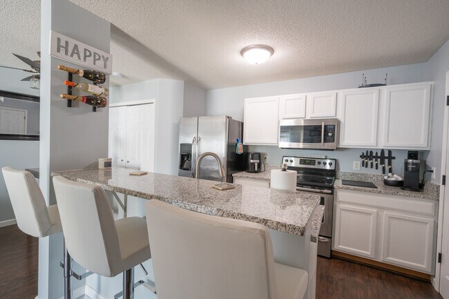 Building Photo - 7071 Quarry Ave NE