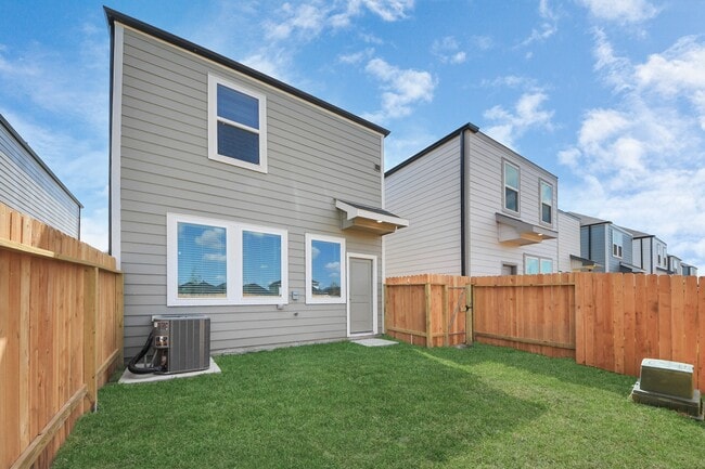 Building Photo - 6770 Bertner Ave